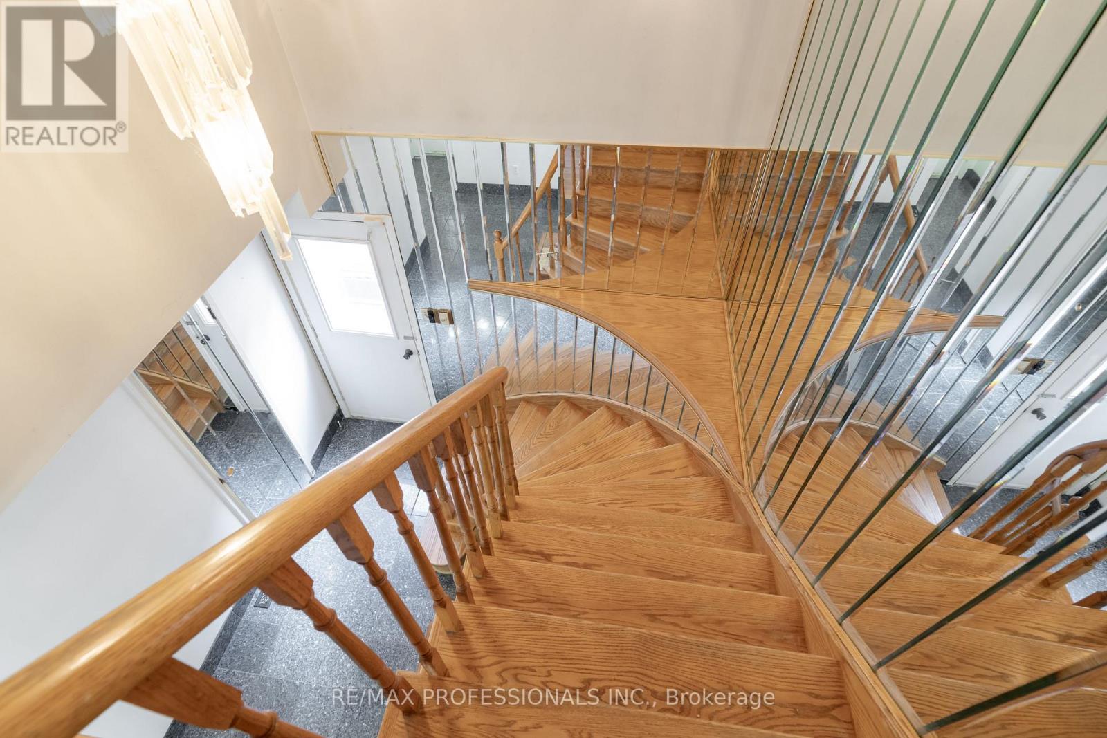 23 Jacob Fisher Drive, Toronto, Ontario  M1B 4K3 - Photo 17 - E12896374