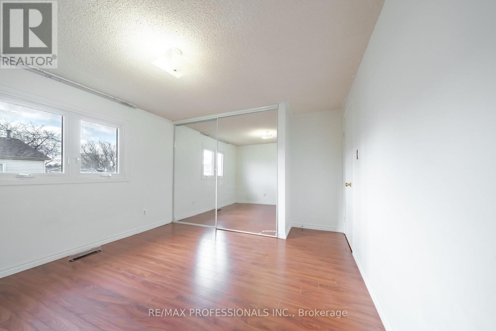 23 Jacob Fisher Drive, Toronto, Ontario  M1B 4K3 - Photo 22 - E12896374