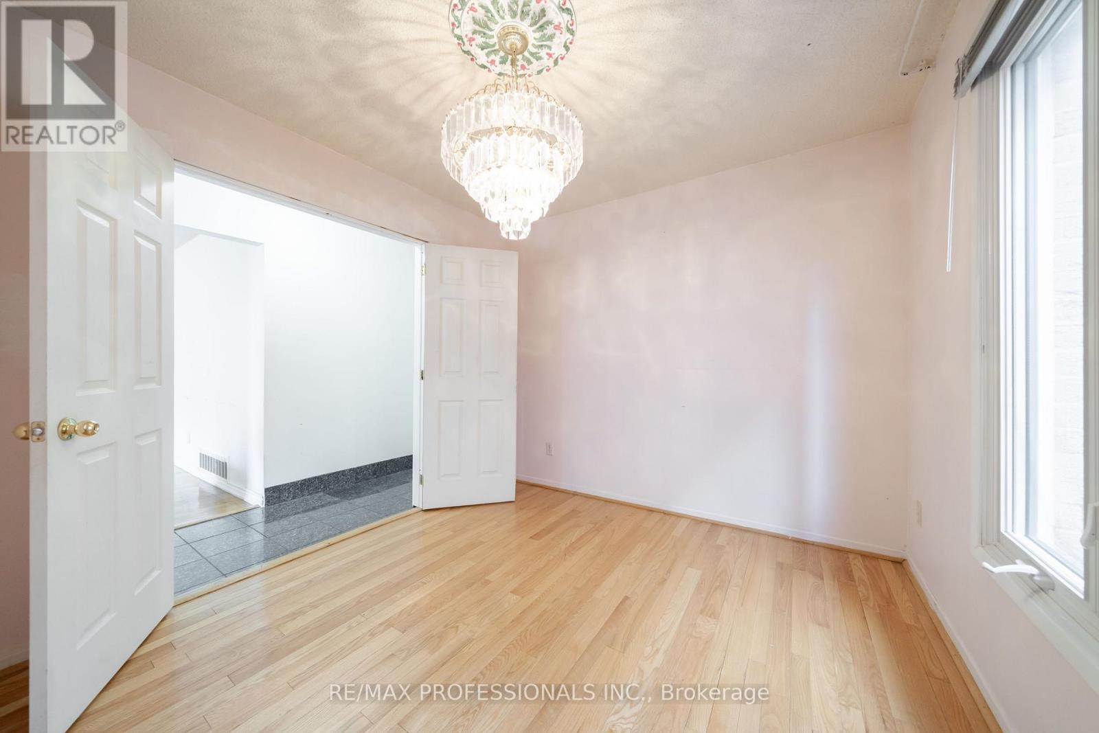 23 Jacob Fisher Drive, Toronto, Ontario  M1B 4K3 - Photo 9 - E12896374