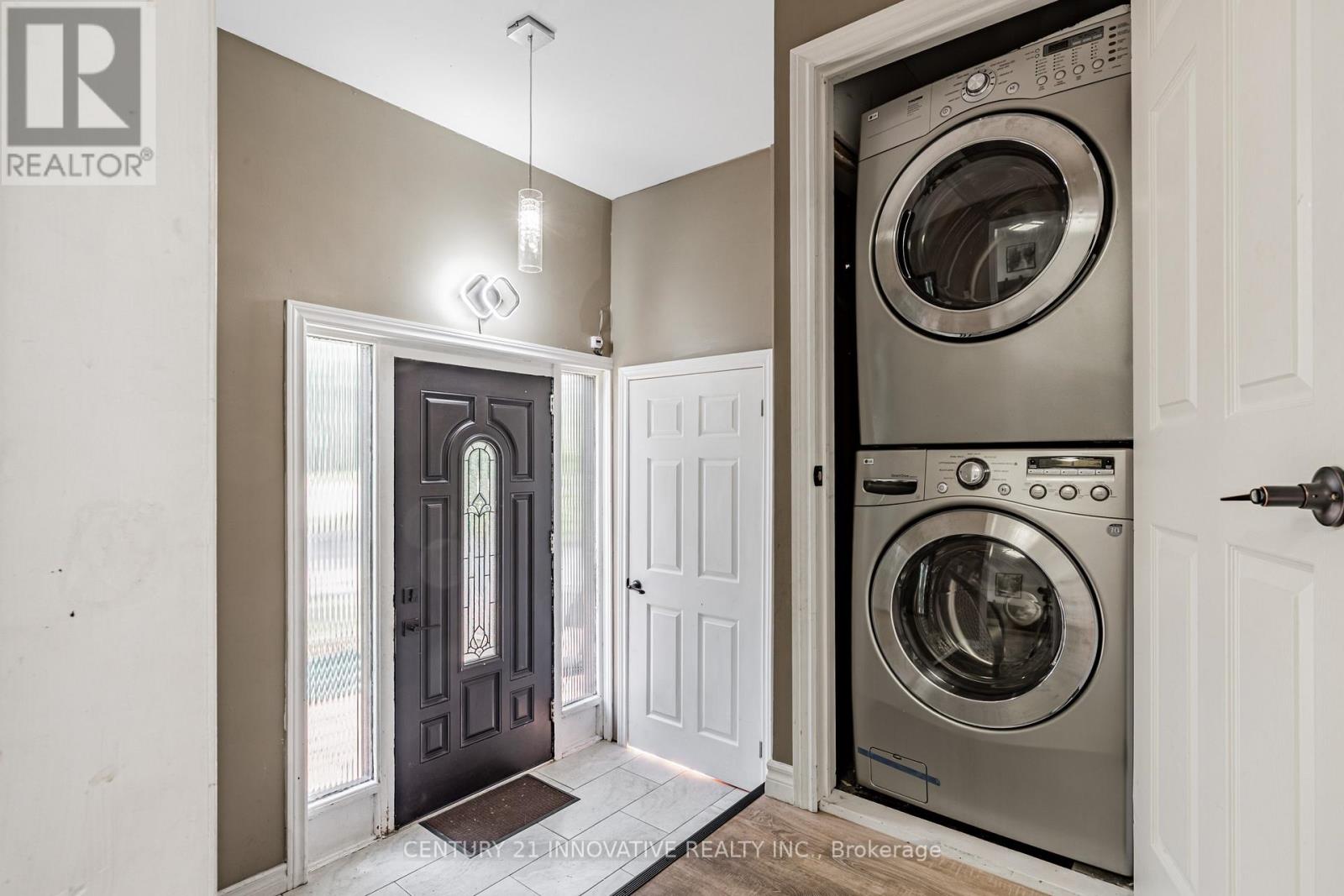 64 Dale Avenue, Toronto, Ontario  M1J 3J5 - Photo 4 - E12896414