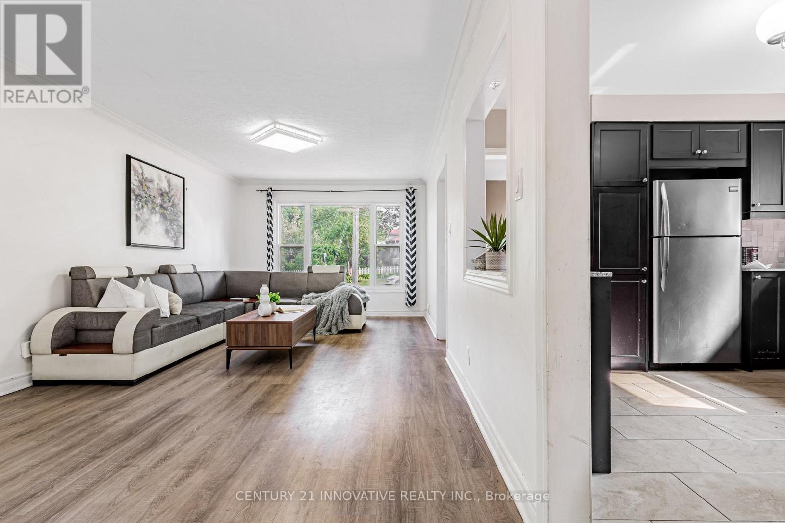 64 Dale Avenue, Toronto, Ontario  M1J 3J5 - Photo 9 - E12896414