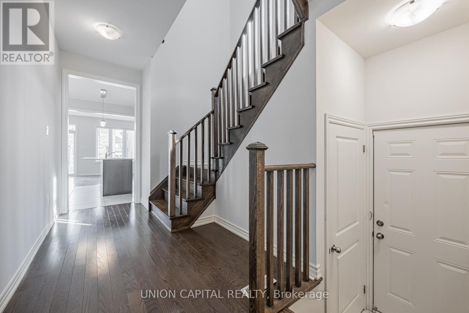 112 Ogston Crescent, Whitby, Ontario  L1P 0H2 - Photo 2 - E12896452