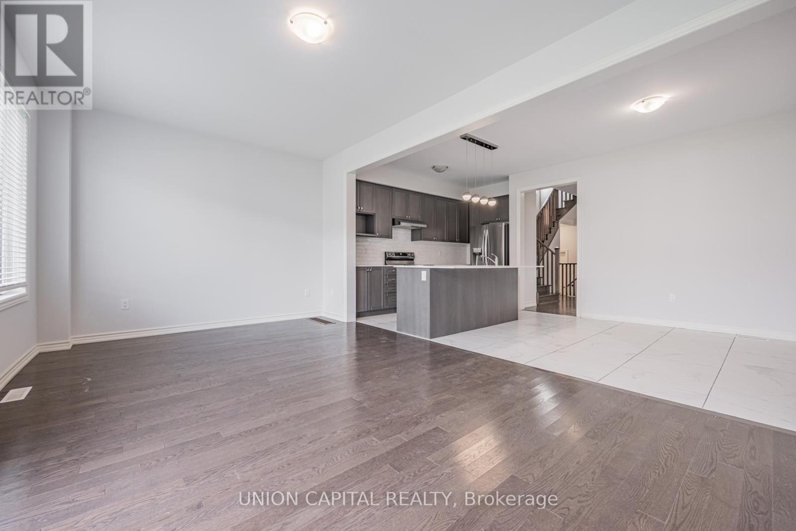 112 Ogston Crescent, Whitby, Ontario  L1P 0H2 - Photo 3 - E12896452