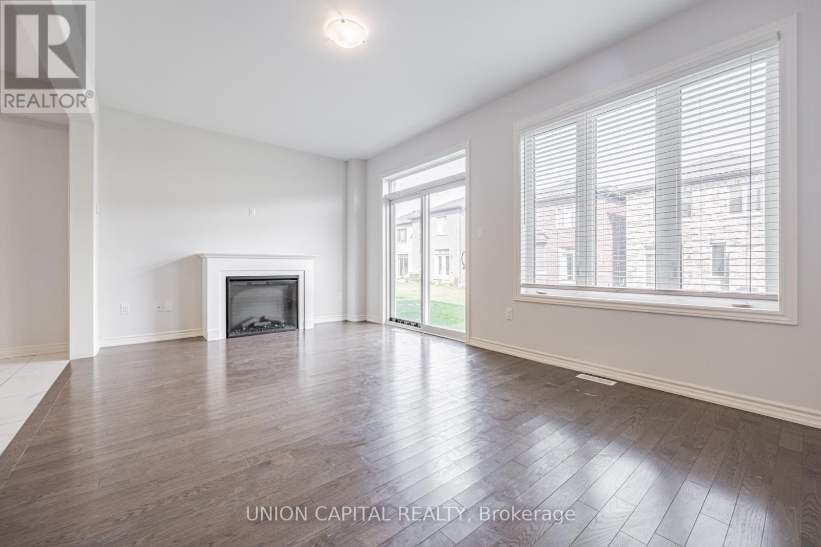 112 Ogston Crescent, Whitby, Ontario  L1P 0H2 - Photo 4 - E12896452