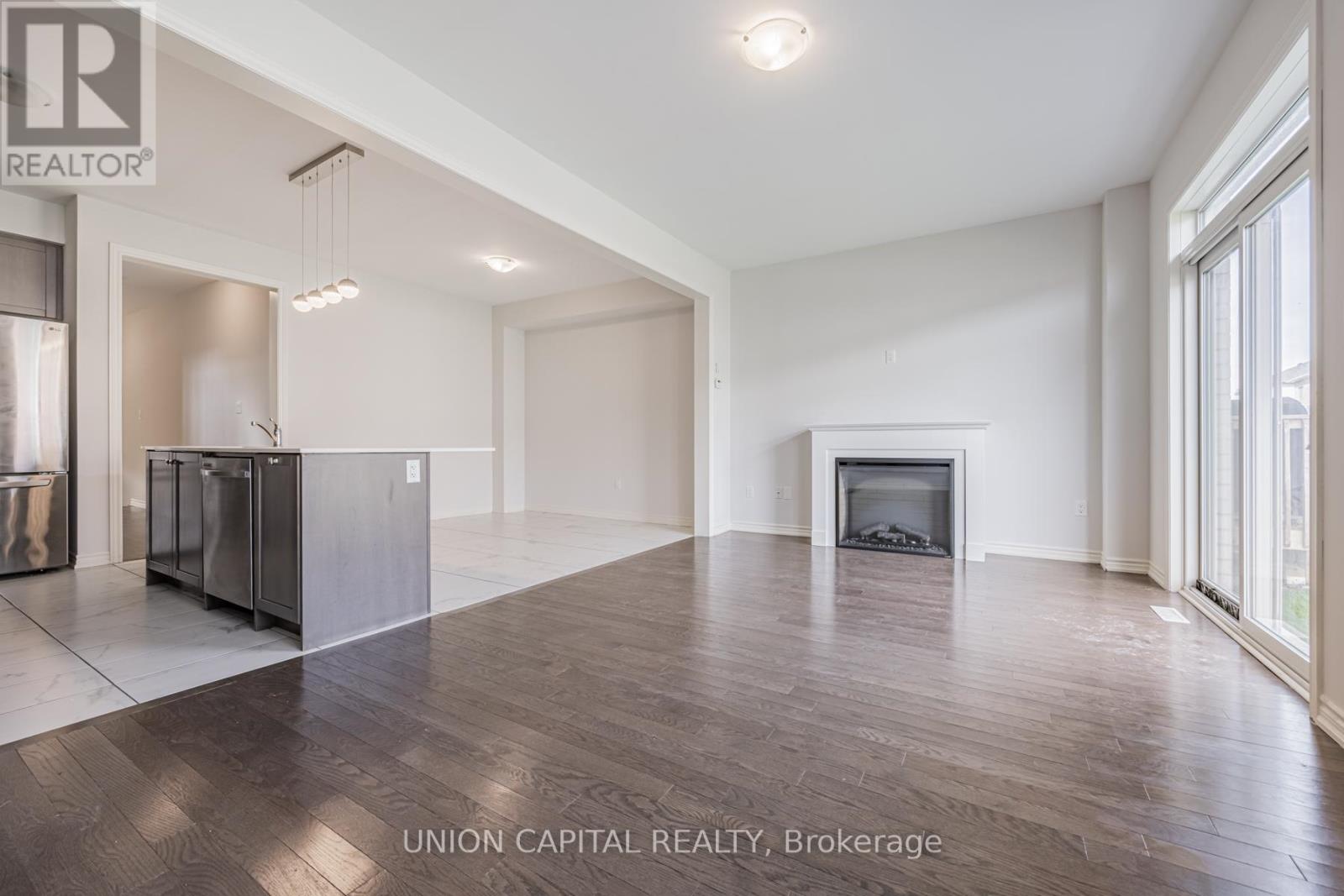 112 Ogston Crescent, Whitby, Ontario  L1P 0H2 - Photo 5 - E12896452