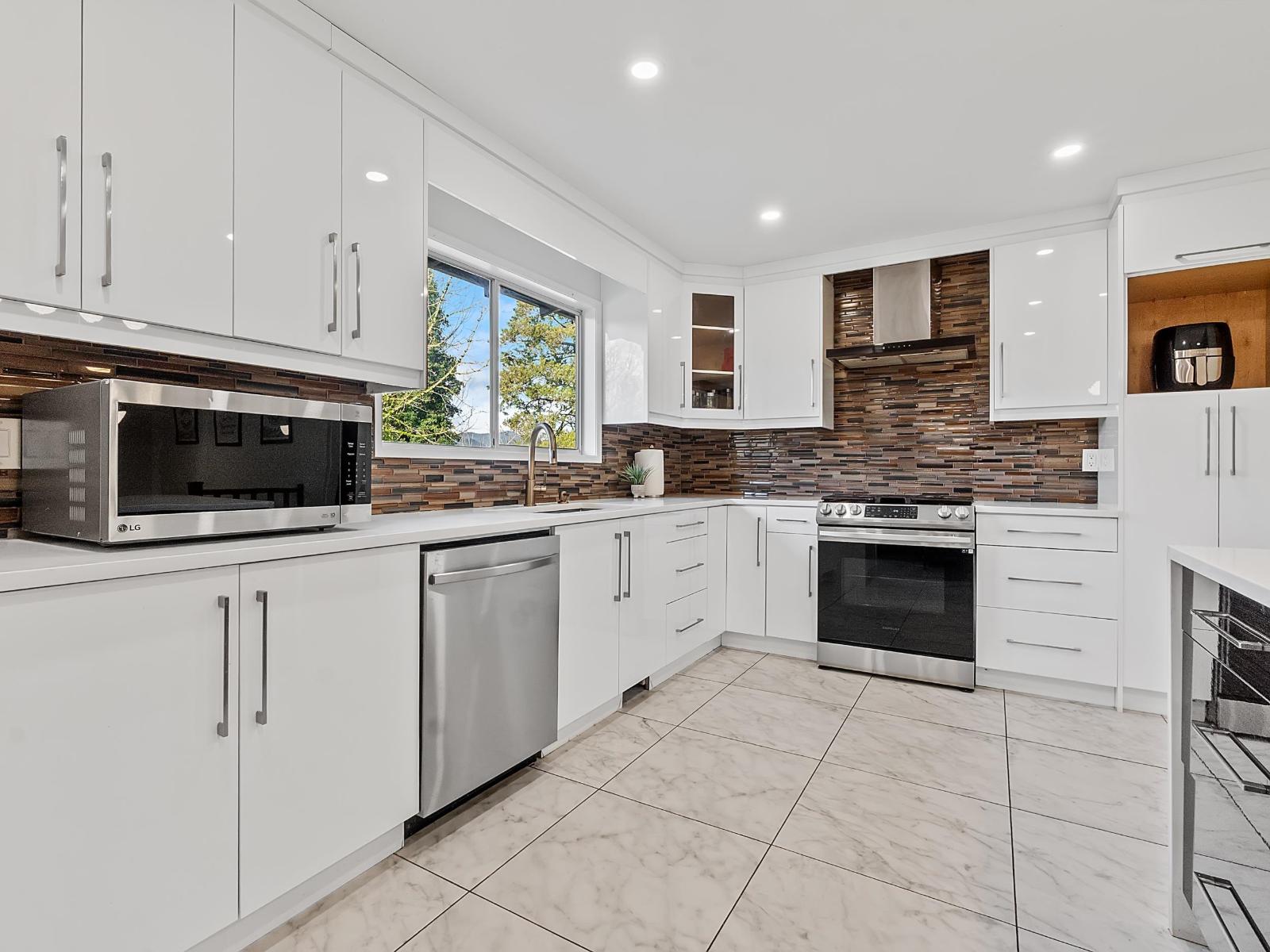 34889 High Drive, Abbotsford, British Columbia  V2S 2X7 - Photo 14 - R3099915