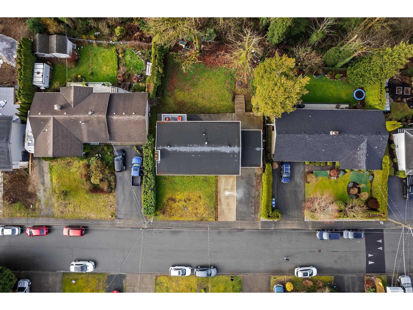 34889 High Drive, Abbotsford, British Columbia  V2S 2X7 - Photo 3 - R3099915