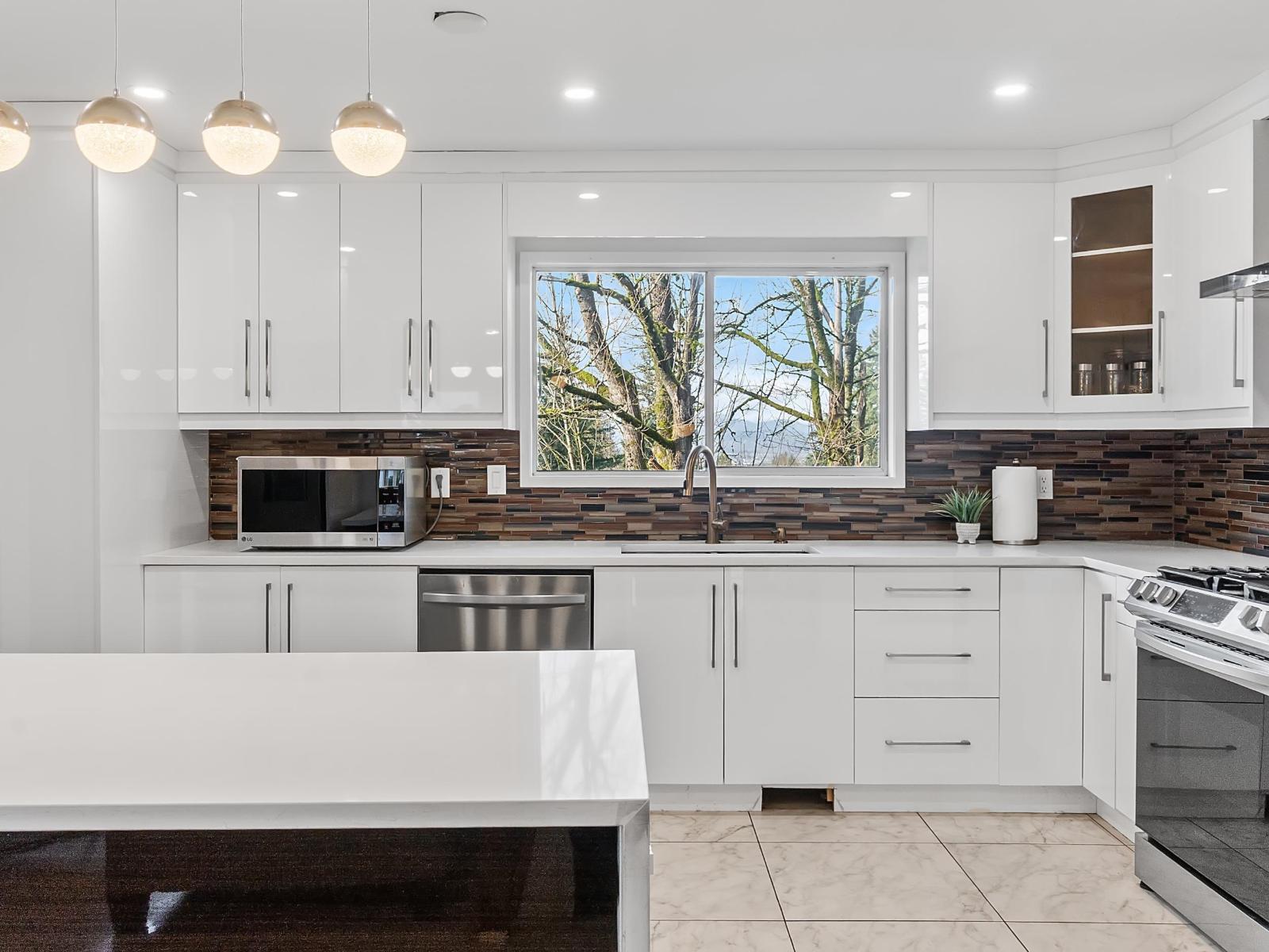 34889 High Drive, Abbotsford, British Columbia  V2S 2X7 - Photo 13 - R3099915