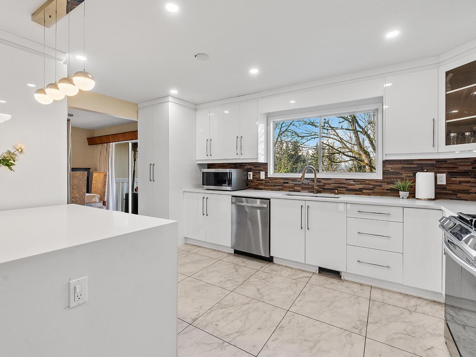 34889 High Drive, Abbotsford, British Columbia  V2S 2X7 - Photo 12 - R3099915