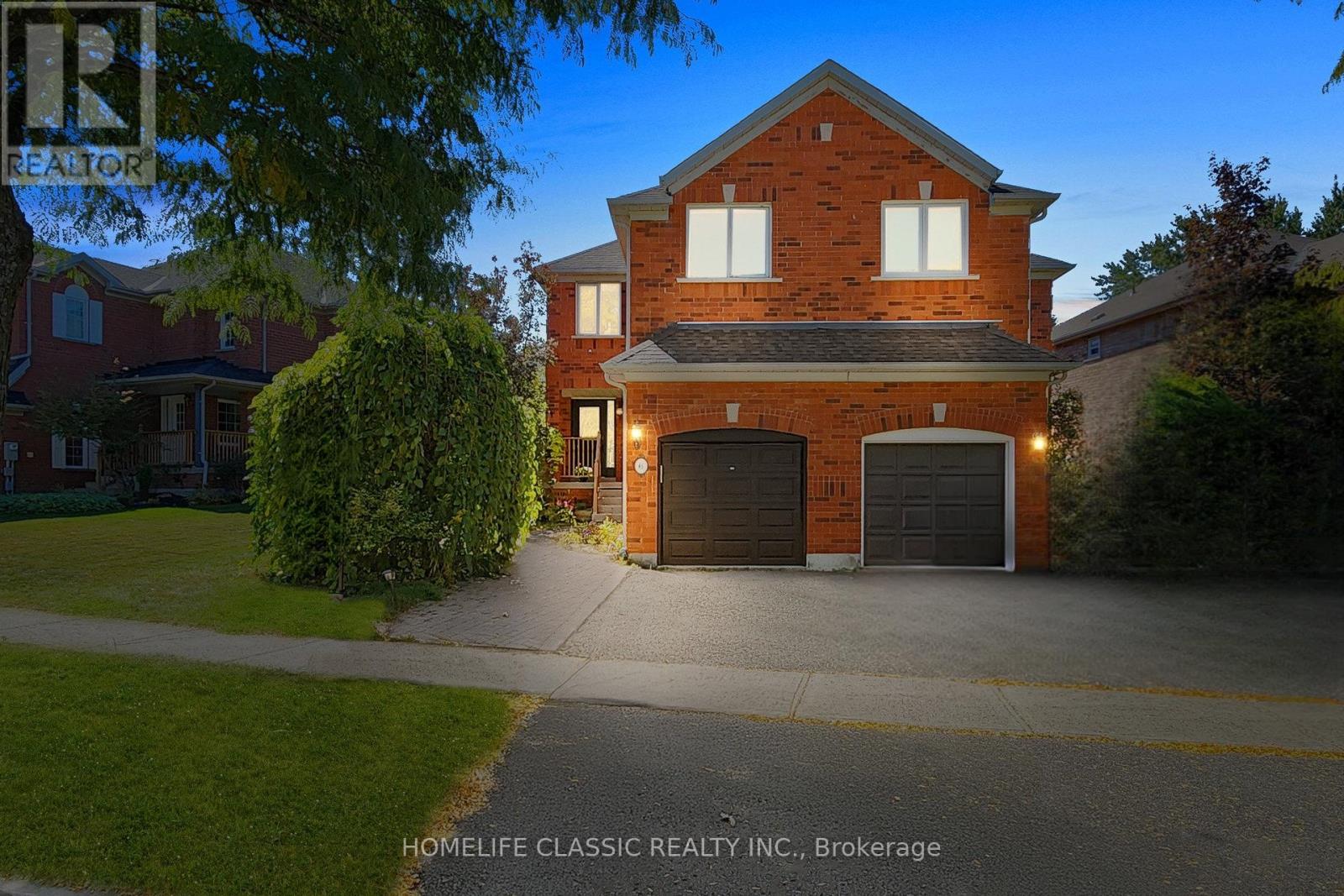 46 OCTOBER LANE, Aurora, Ontario