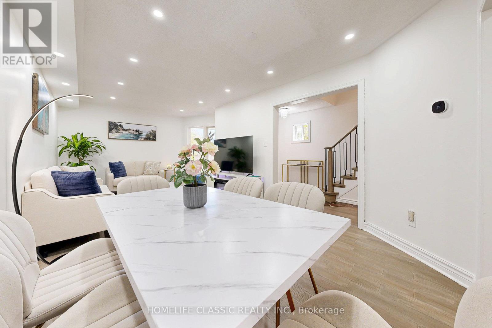 46 October Lane, Aurora, Ontario  L4G 6Z9 - Photo 7 - N12896466