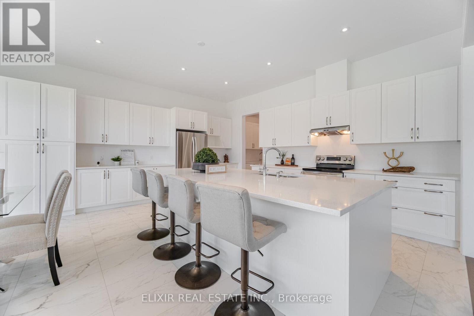 33 Sculpture Garden Lane, Vaughan, Ontario  L4H 4P1 - Photo 13 - N12896528