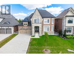 33 SCULPTURE GARDEN LANE, Vaughan, Ontario