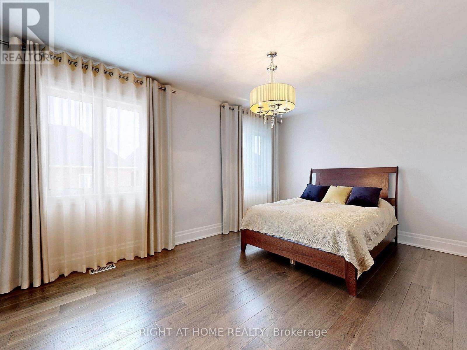 26 Carnoustie Crescent, Richmond Hill, Ontario  L4E 0A2 - Photo 22 - N12896562