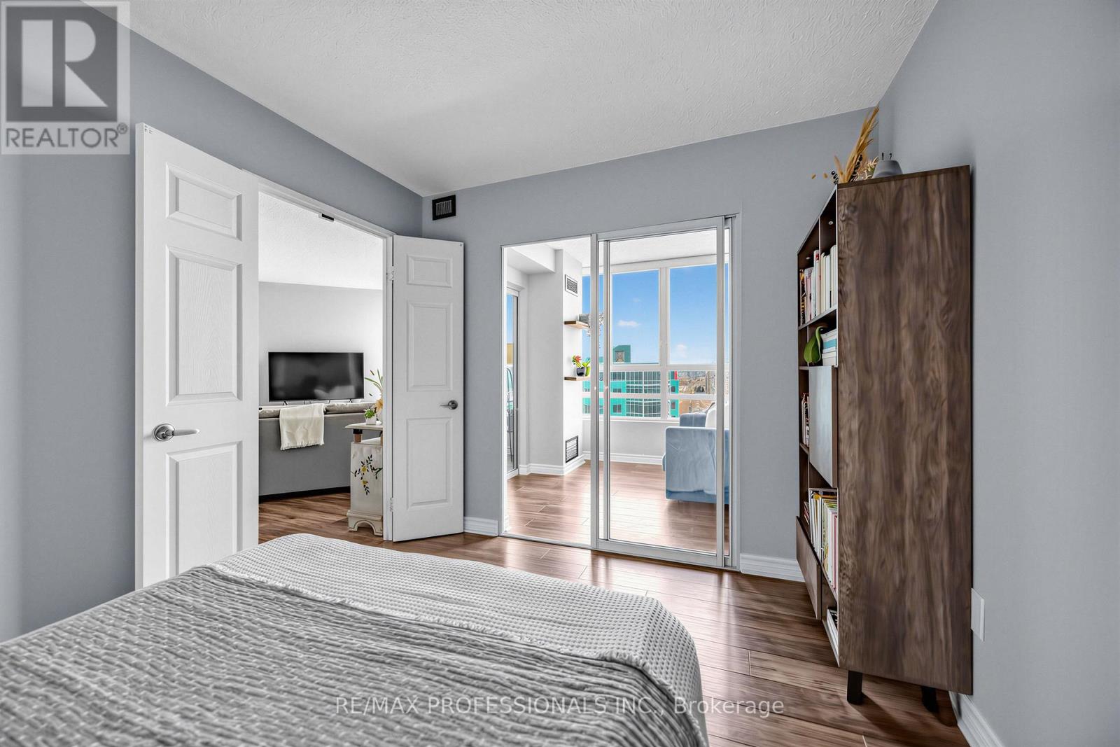 1410 - 50 Kingsbridge Garden Circle, Mississauga, Ontario  L5R 1Y2 - Photo 17 - W12896400