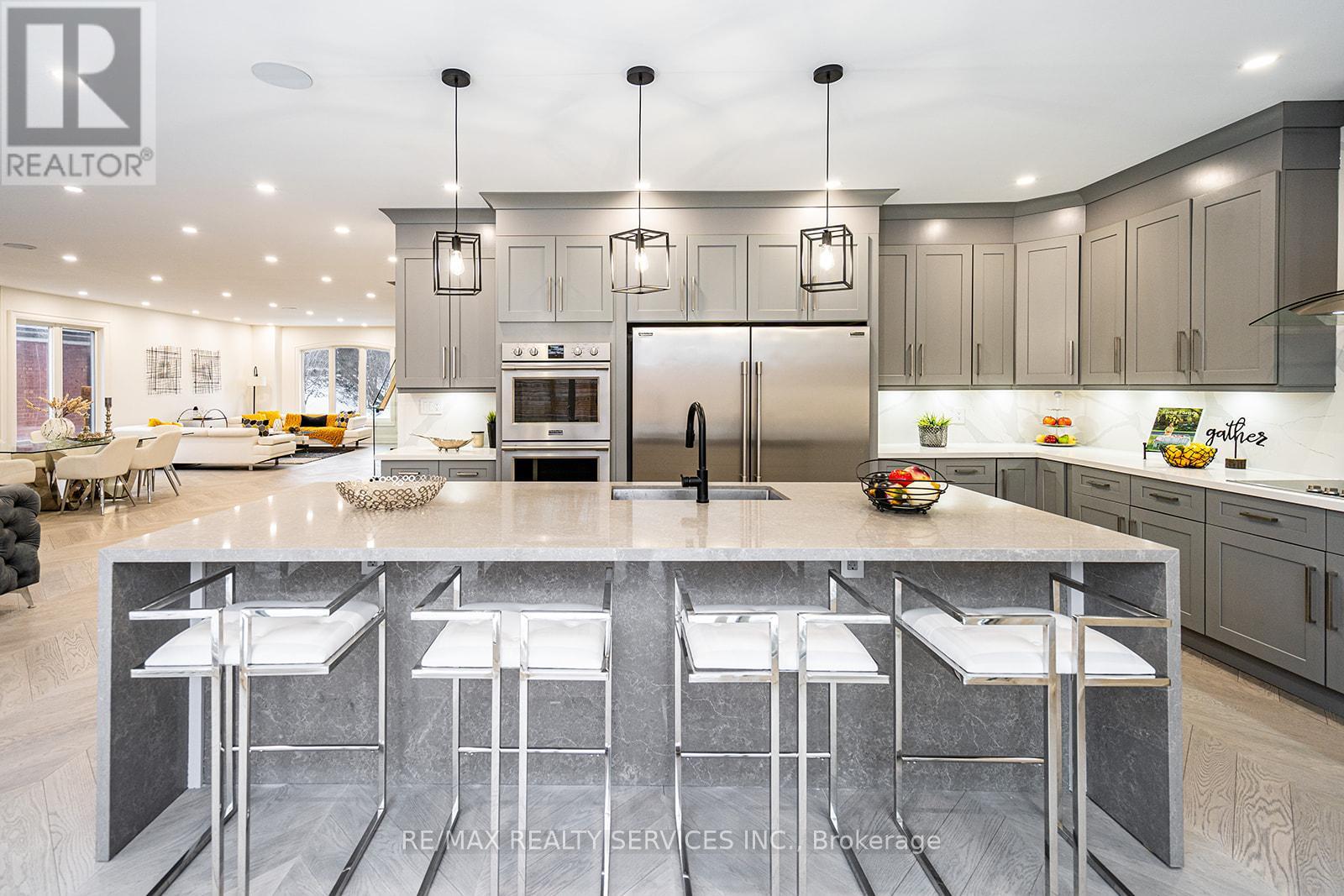 3 Bonnyview Drive, Toronto, Ontario  M8Y 3G5 - Photo 10 - W12896456