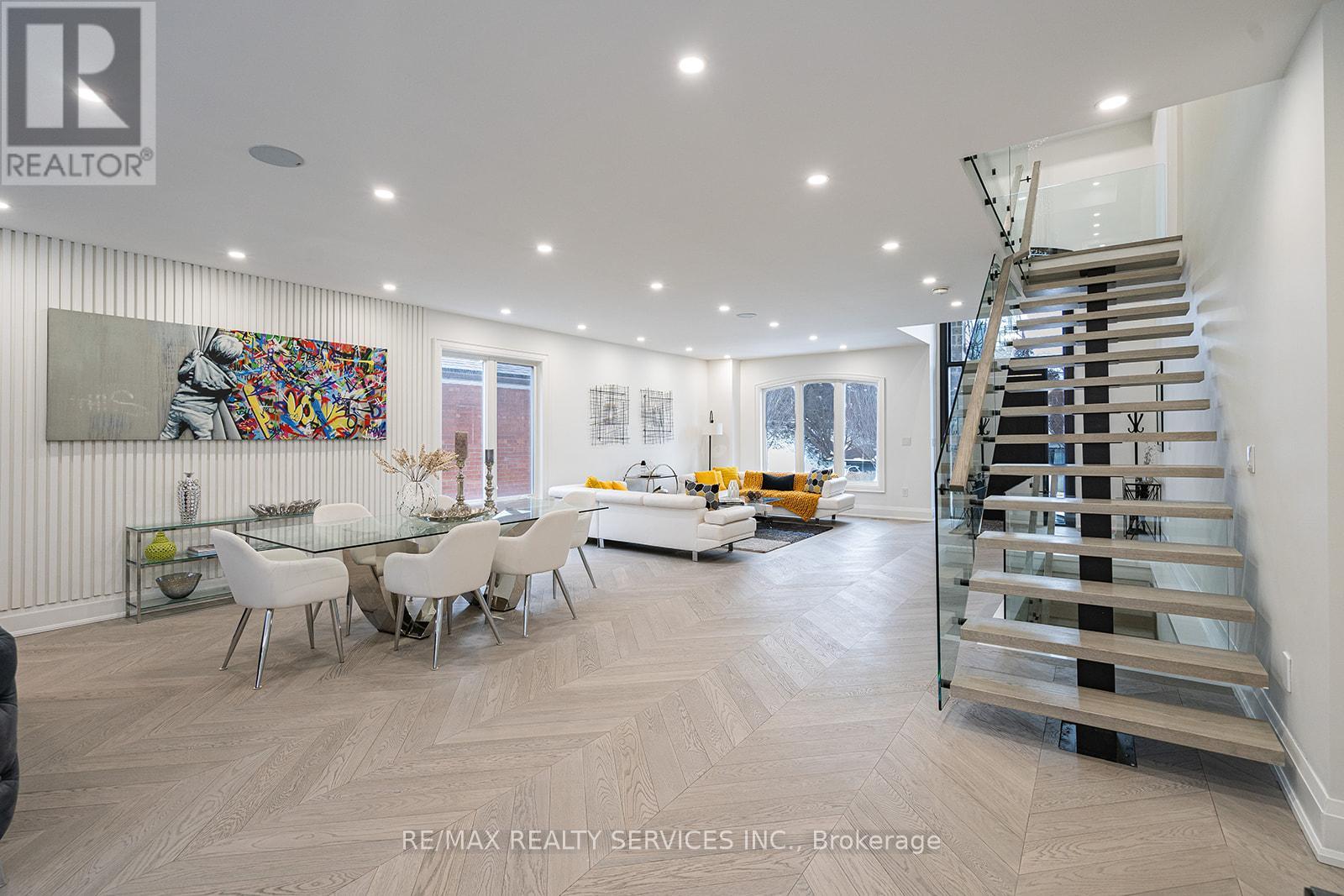 3 Bonnyview Drive, Toronto, Ontario  M8Y 3G5 - Photo 18 - W12896456