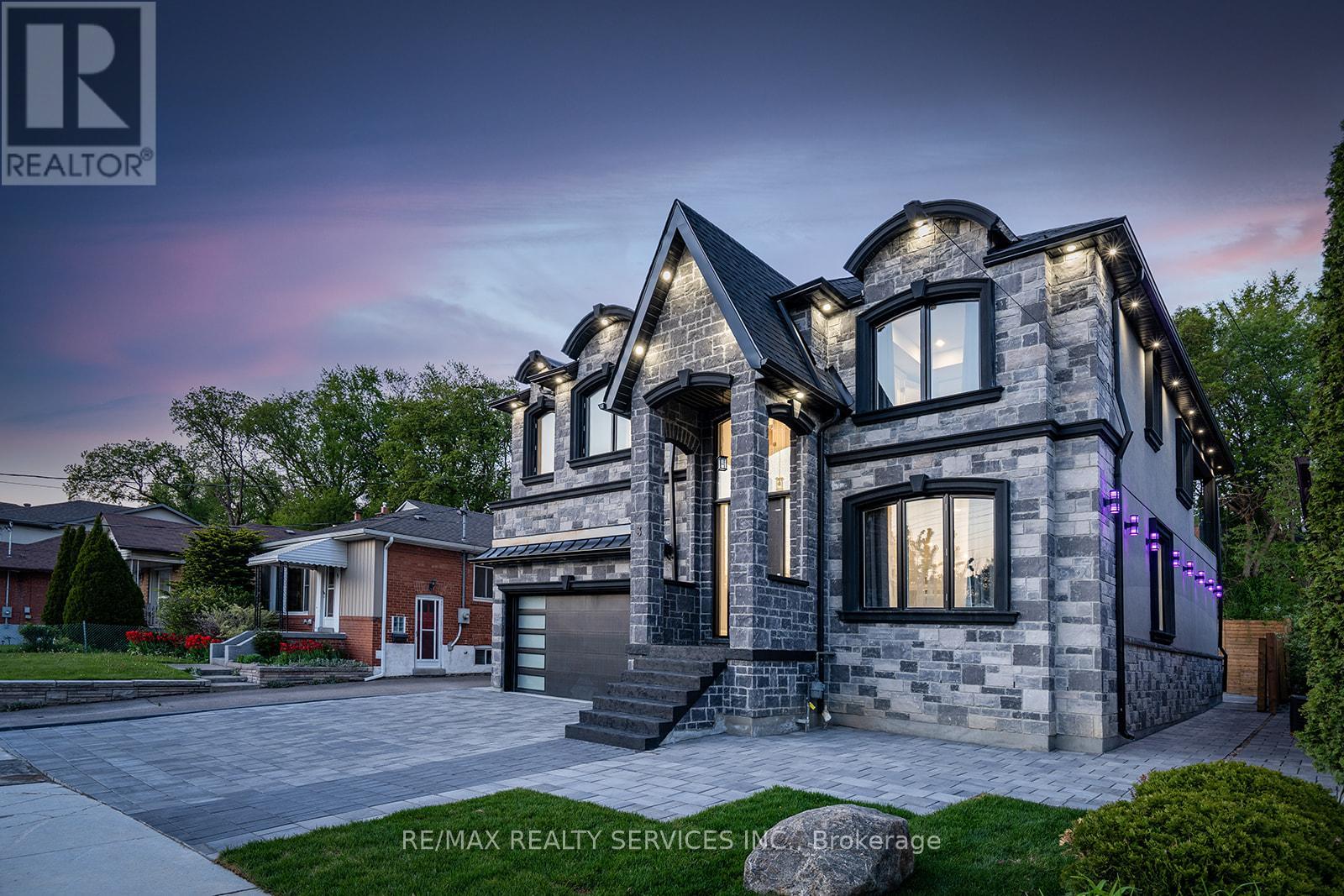 3 Bonnyview Drive, Toronto, Ontario  M8Y 3G5 - Photo 2 - W12896456