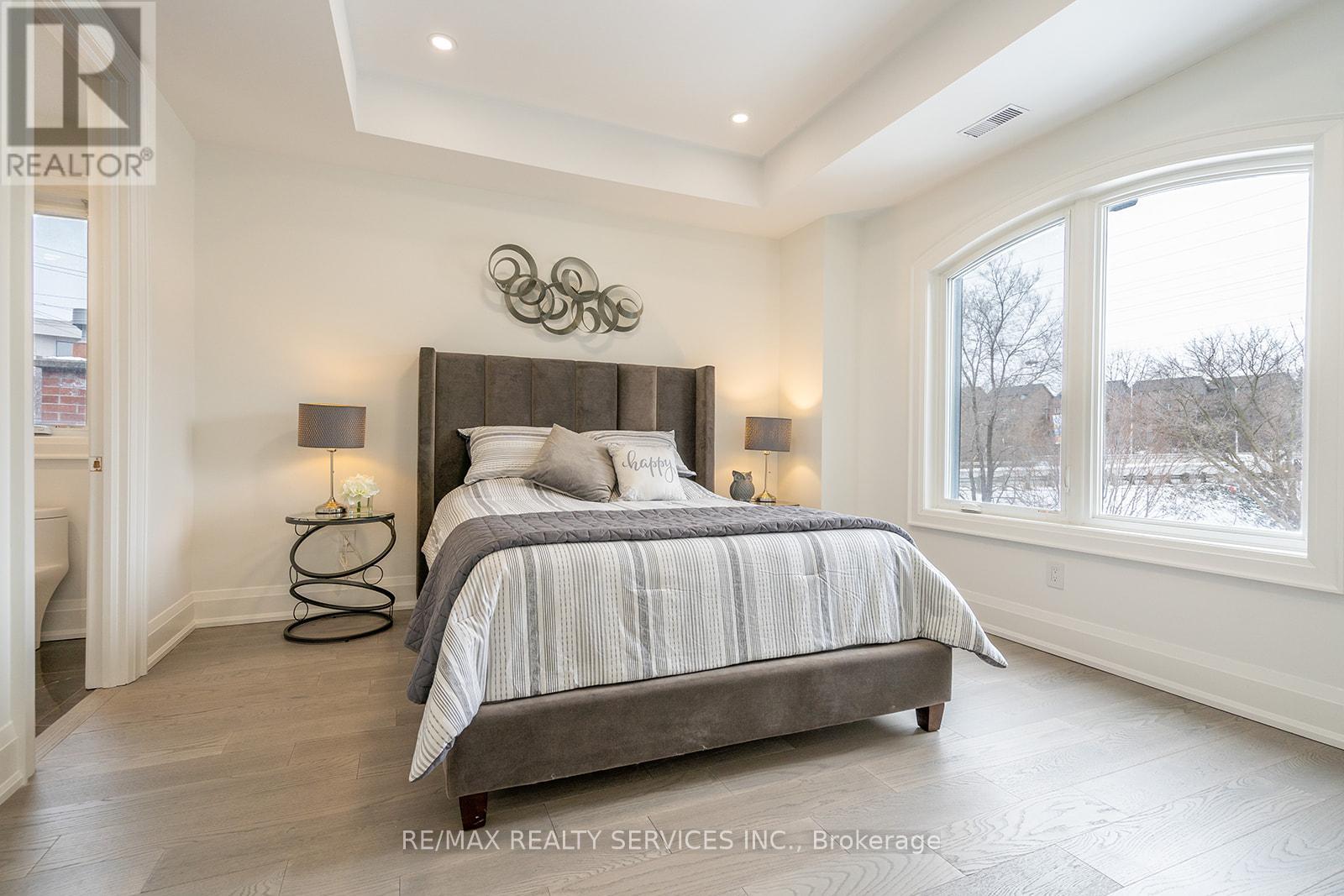3 Bonnyview Drive, Toronto, Ontario  M8Y 3G5 - Photo 37 - W12896456