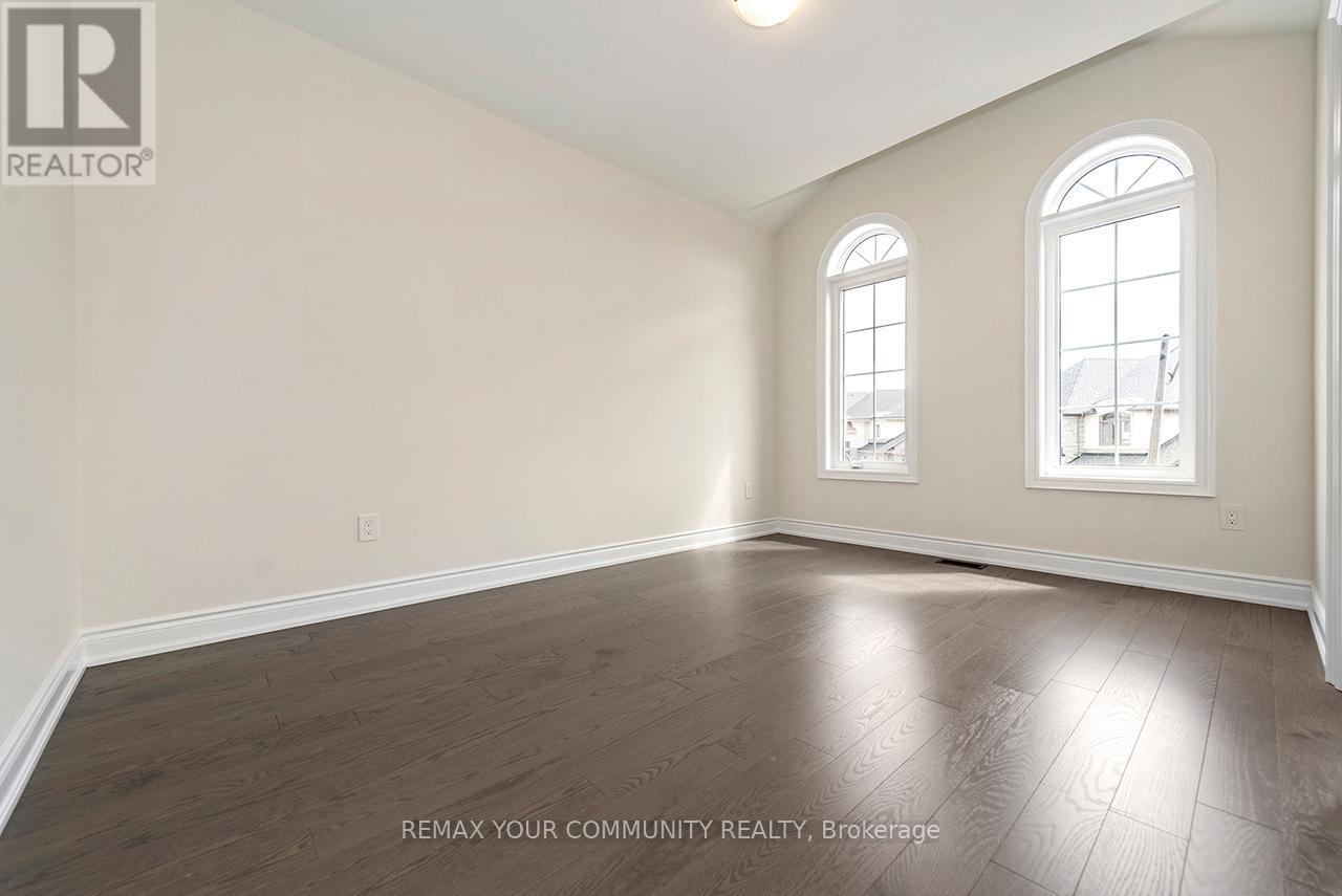 73 James Walker Avenue, Caledon, Ontario  L4C 4N1 - Photo 11 - W12896510