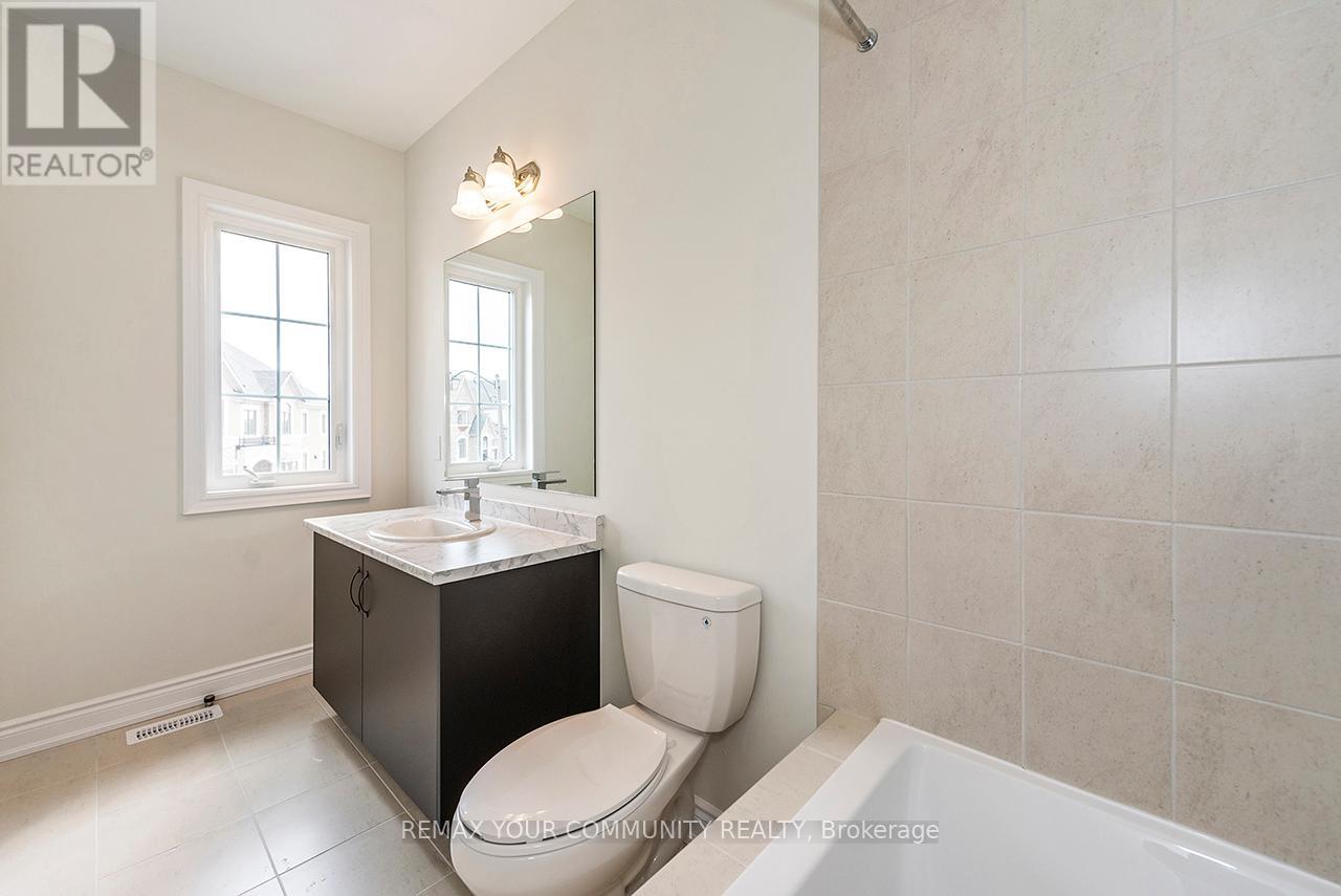 73 James Walker Avenue, Caledon, Ontario  L4C 4N1 - Photo 15 - W12896510