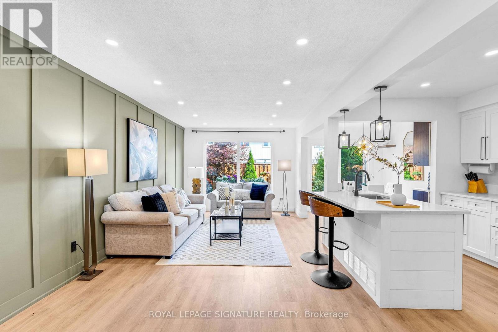 5273 Banting Court E, Burlington, Ontario  L7L 2Z4 - Photo 6 - W12896516