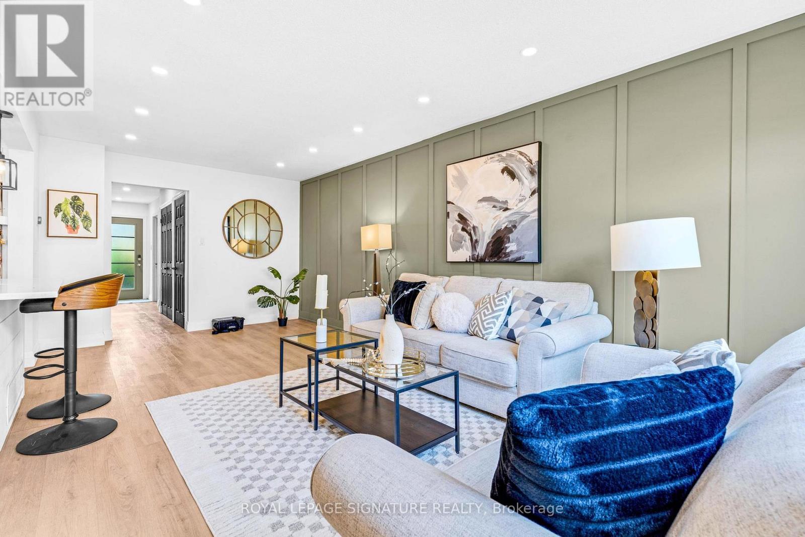 5273 Banting Court E, Burlington, Ontario  L7L 2Z4 - Photo 7 - W12896516