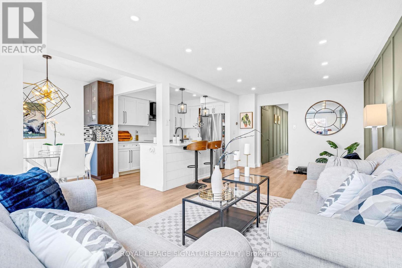 5273 Banting Court E, Burlington, Ontario  L7L 2Z4 - Photo 8 - W12896516