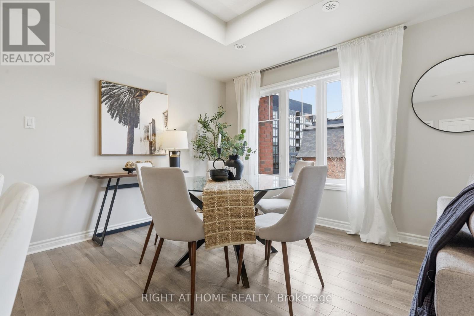 20-04 - 2420 Baronwood Drive, Oakville, Ontario  L6M 0X6 - Photo 10 - W12896520