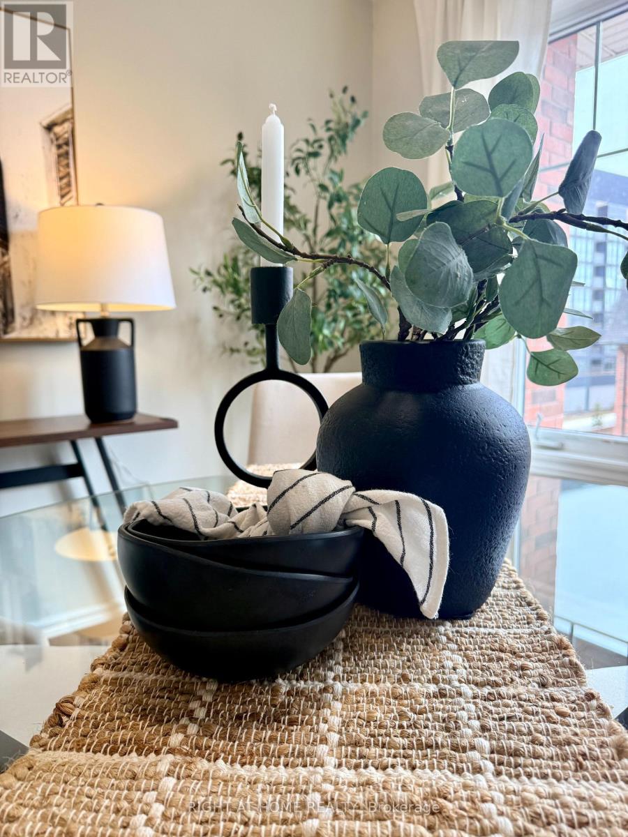 20-04 - 2420 Baronwood Drive, Oakville, Ontario  L6M 0X6 - Photo 11 - W12896520