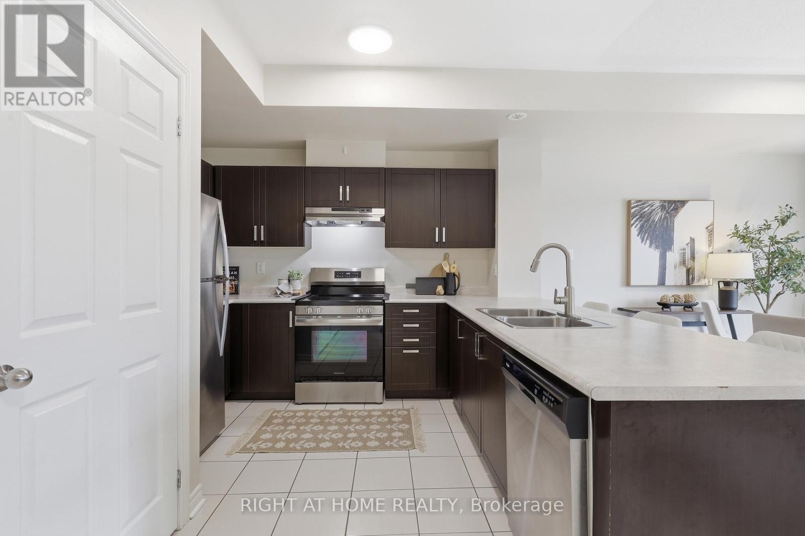 20-04 - 2420 Baronwood Drive, Oakville, Ontario  L6M 0X6 - Photo 13 - W12896520