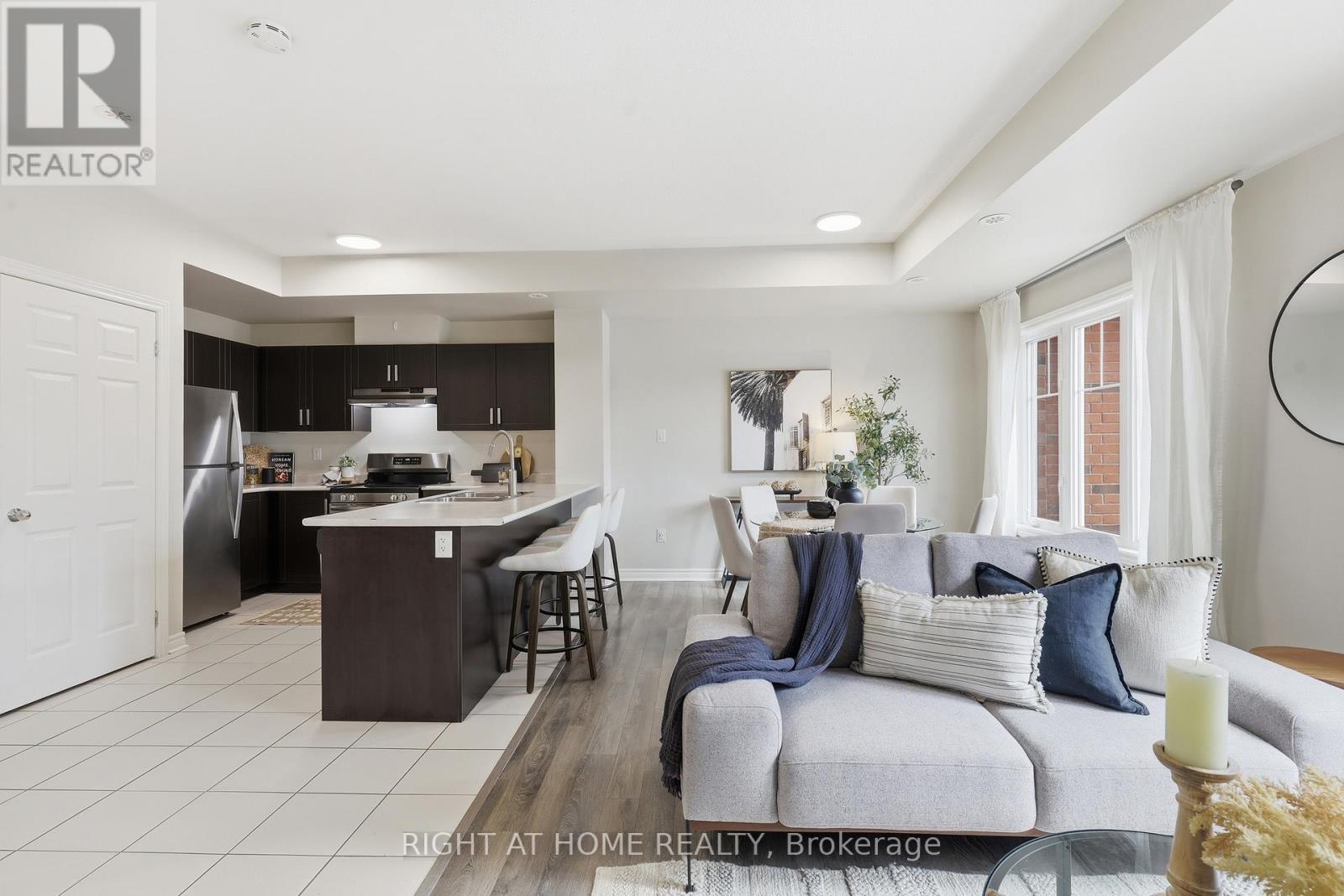 20-04 - 2420 Baronwood Drive, Oakville, Ontario  L6M 0X6 - Photo 14 - W12896520