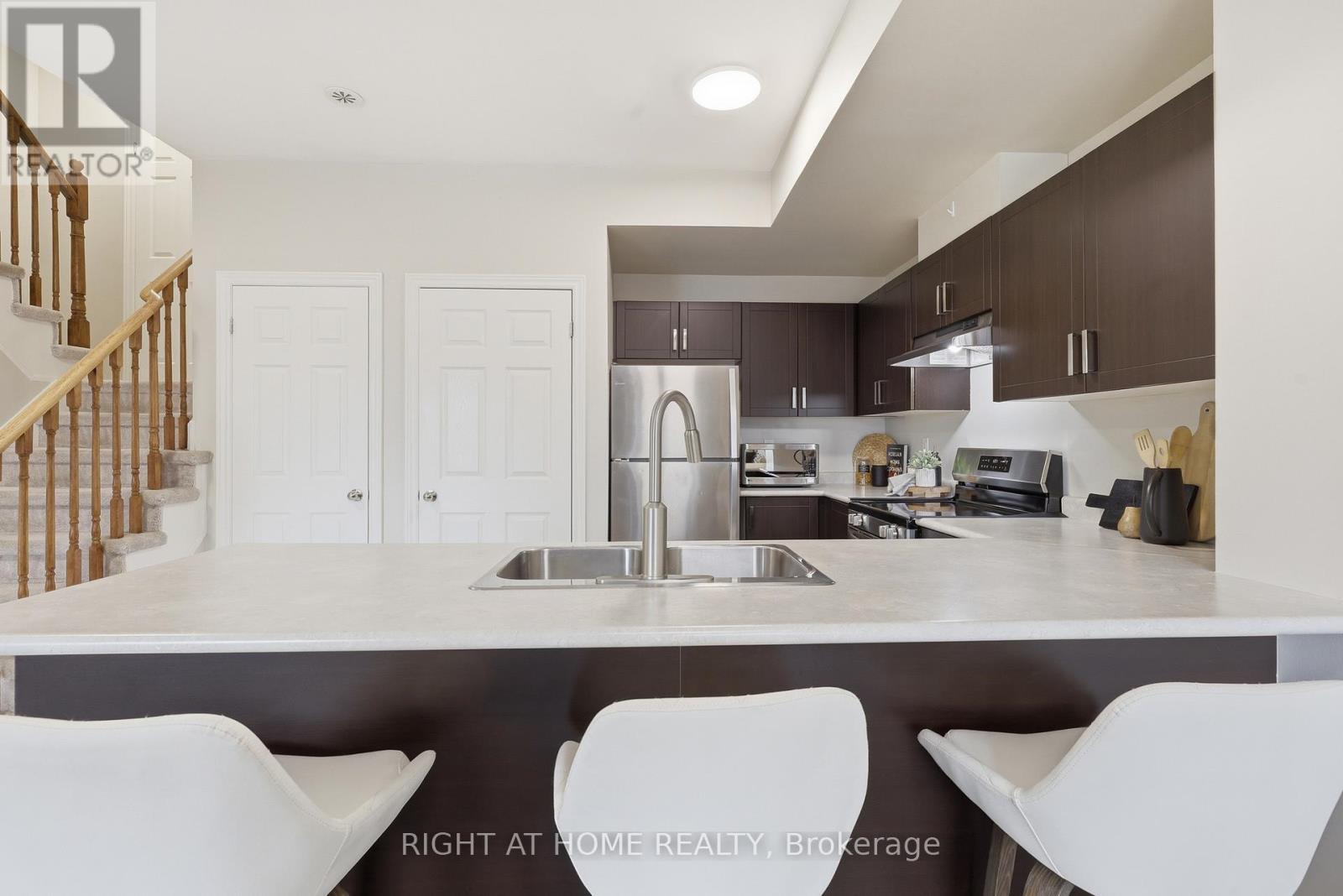 20-04 - 2420 Baronwood Drive, Oakville, Ontario  L6M 0X6 - Photo 16 - W12896520