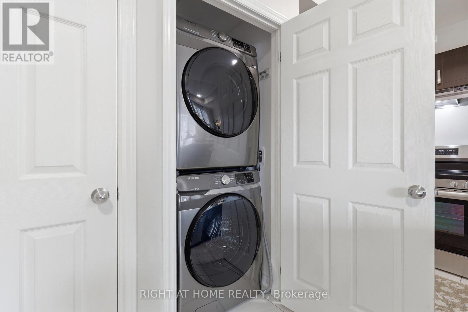 20-04 - 2420 Baronwood Drive, Oakville, Ontario  L6M 0X6 - Photo 17 - W12896520