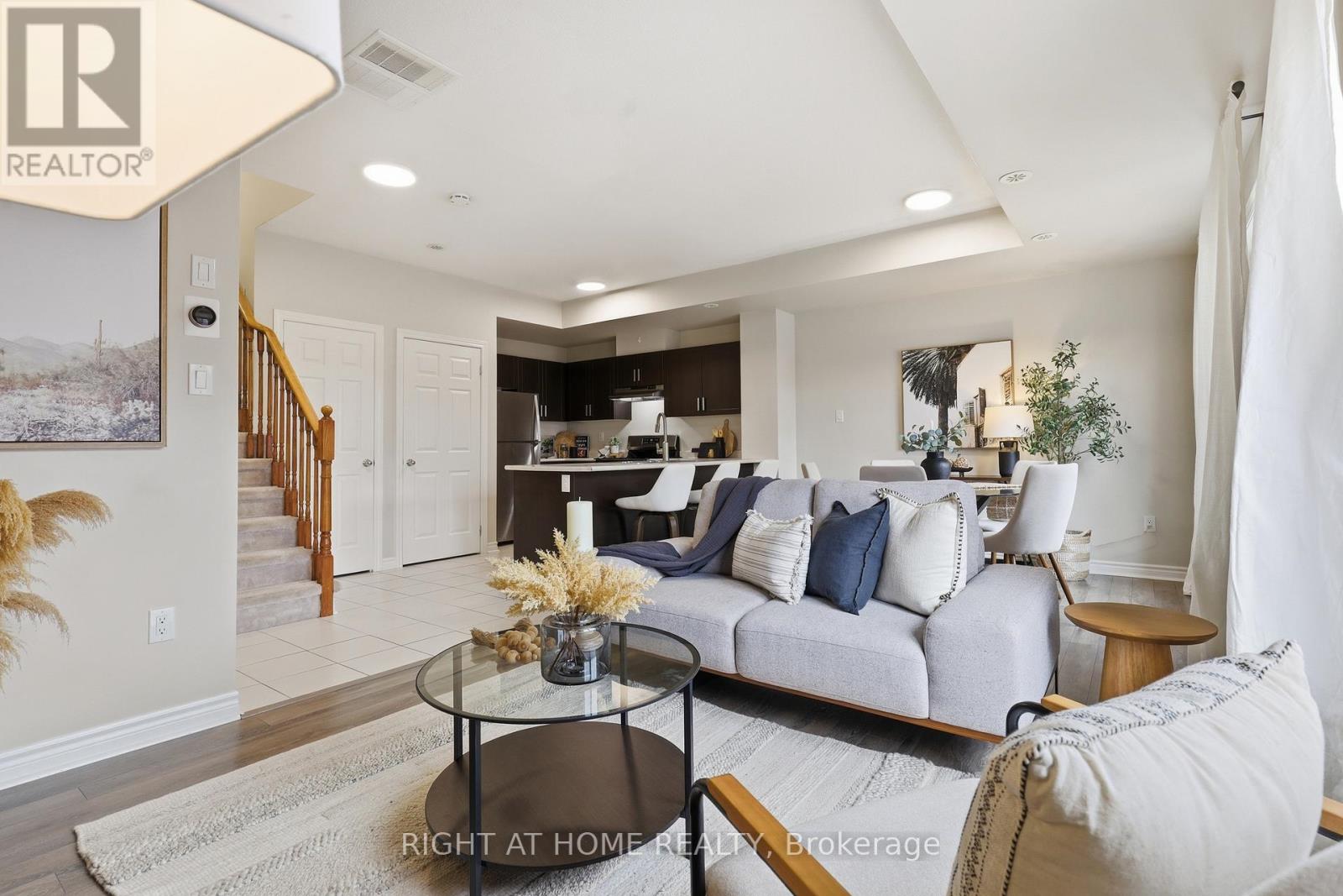 20-04 - 2420 Baronwood Drive, Oakville, Ontario  L6M 0X6 - Photo 18 - W12896520