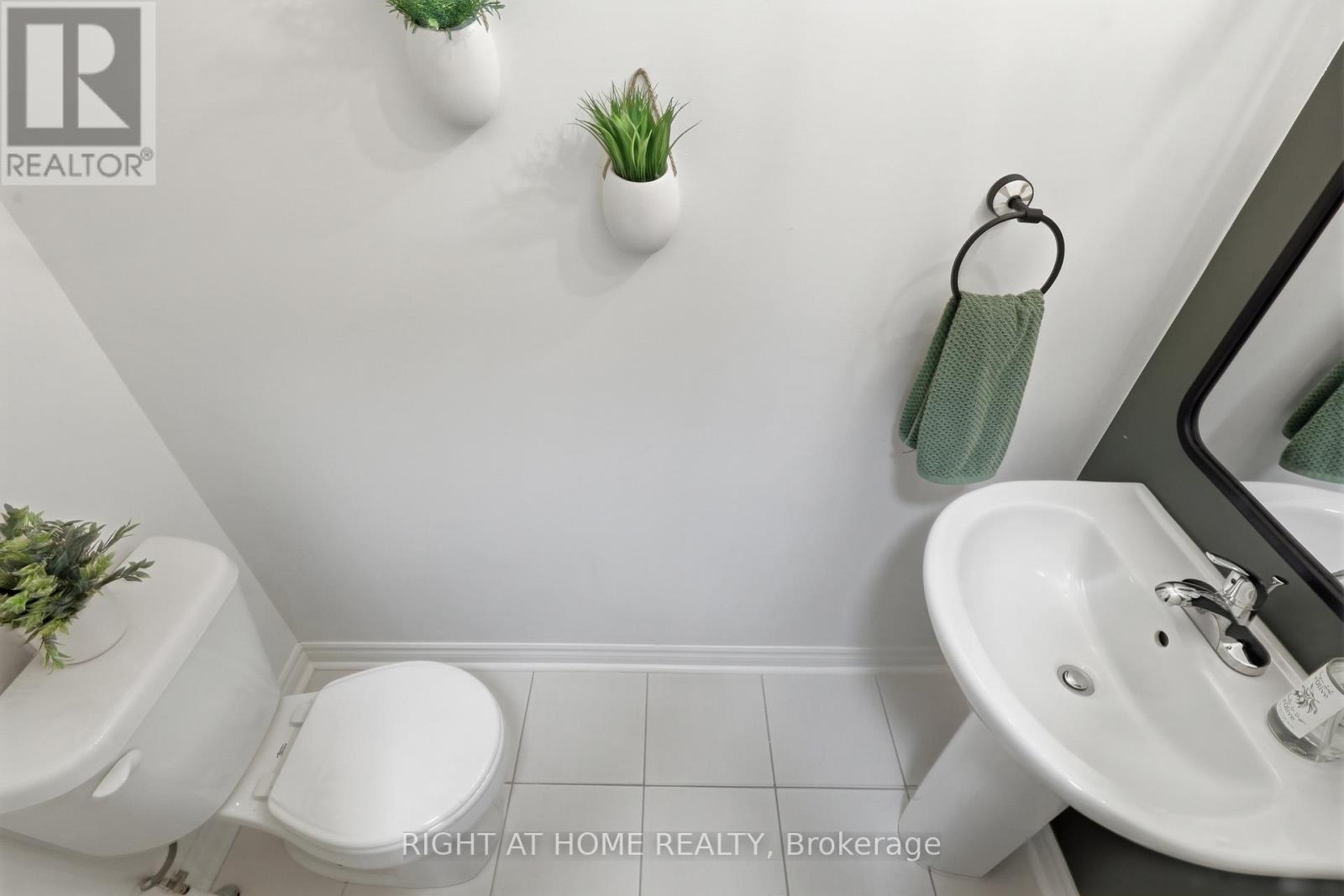 20-04 - 2420 Baronwood Drive, Oakville, Ontario  L6M 0X6 - Photo 19 - W12896520