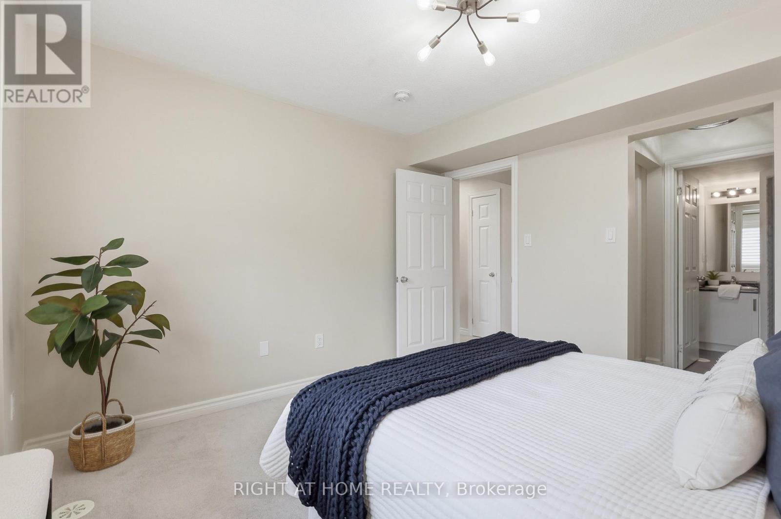 20-04 - 2420 Baronwood Drive, Oakville, Ontario  L6M 0X6 - Photo 24 - W12896520