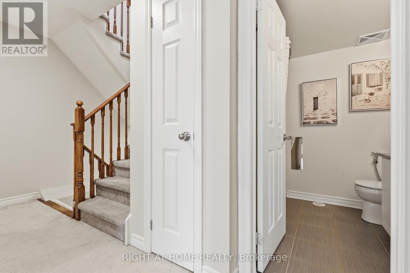 20-04 - 2420 Baronwood Drive, Oakville, Ontario  L6M 0X6 - Photo 29 - W12896520