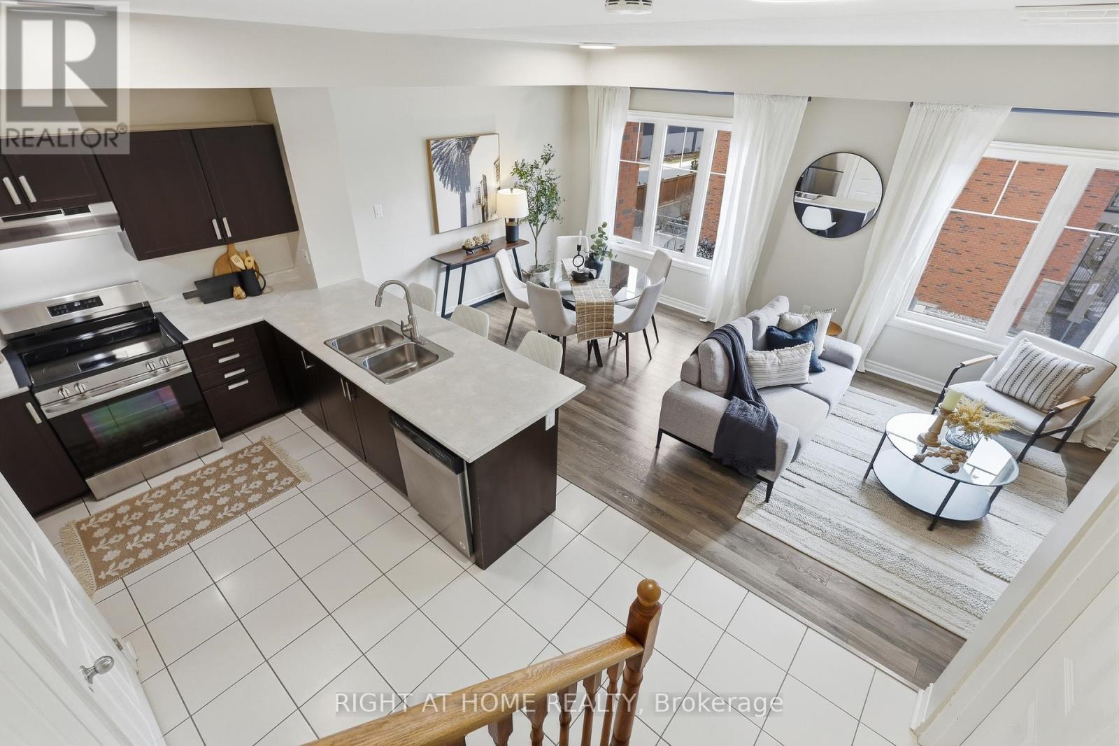 20-04 - 2420 Baronwood Drive, Oakville, Ontario  L6M 0X6 - Photo 6 - W12896520