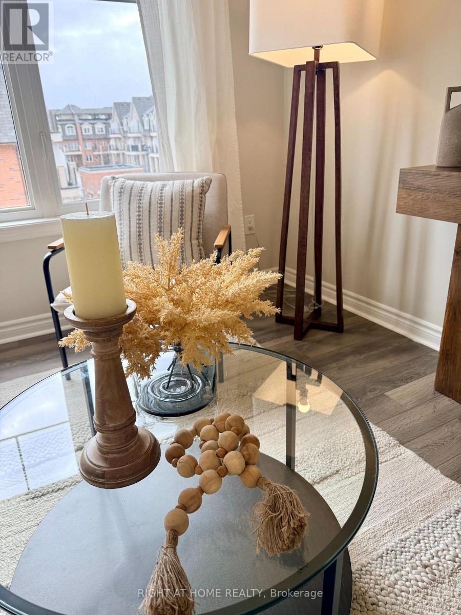 20-04 - 2420 Baronwood Drive, Oakville, Ontario  L6M 0X6 - Photo 8 - W12896520