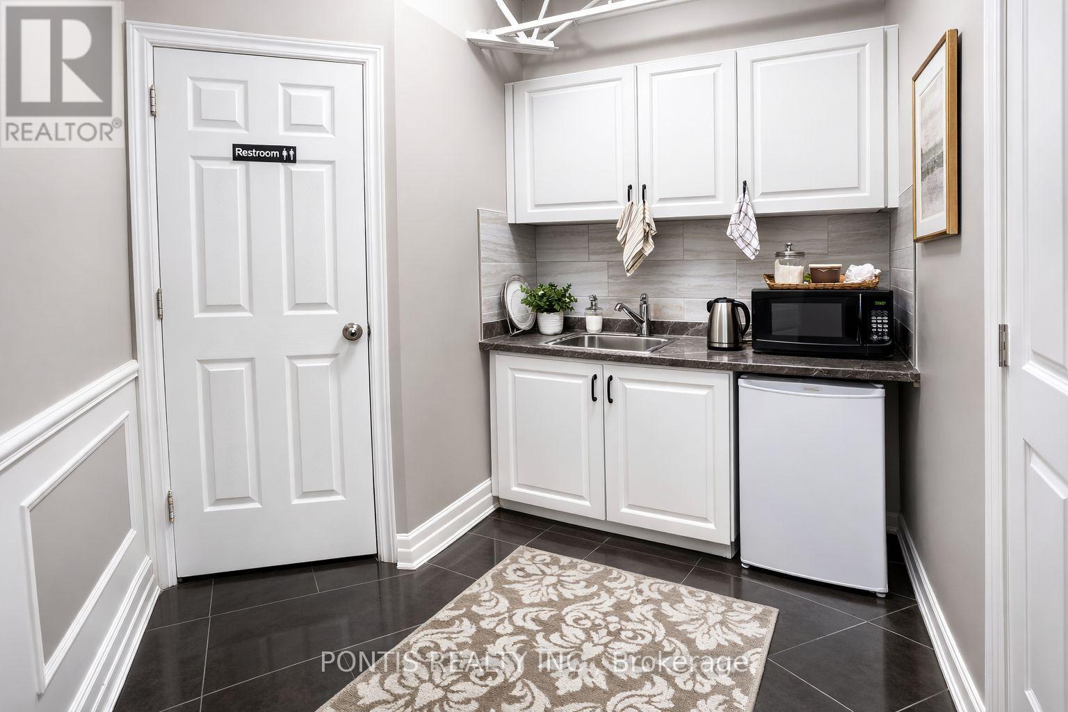 1 - 351 Parkhurst Square, Brampton, Ontario  L6T 0C2 - Photo 4 - W12896538