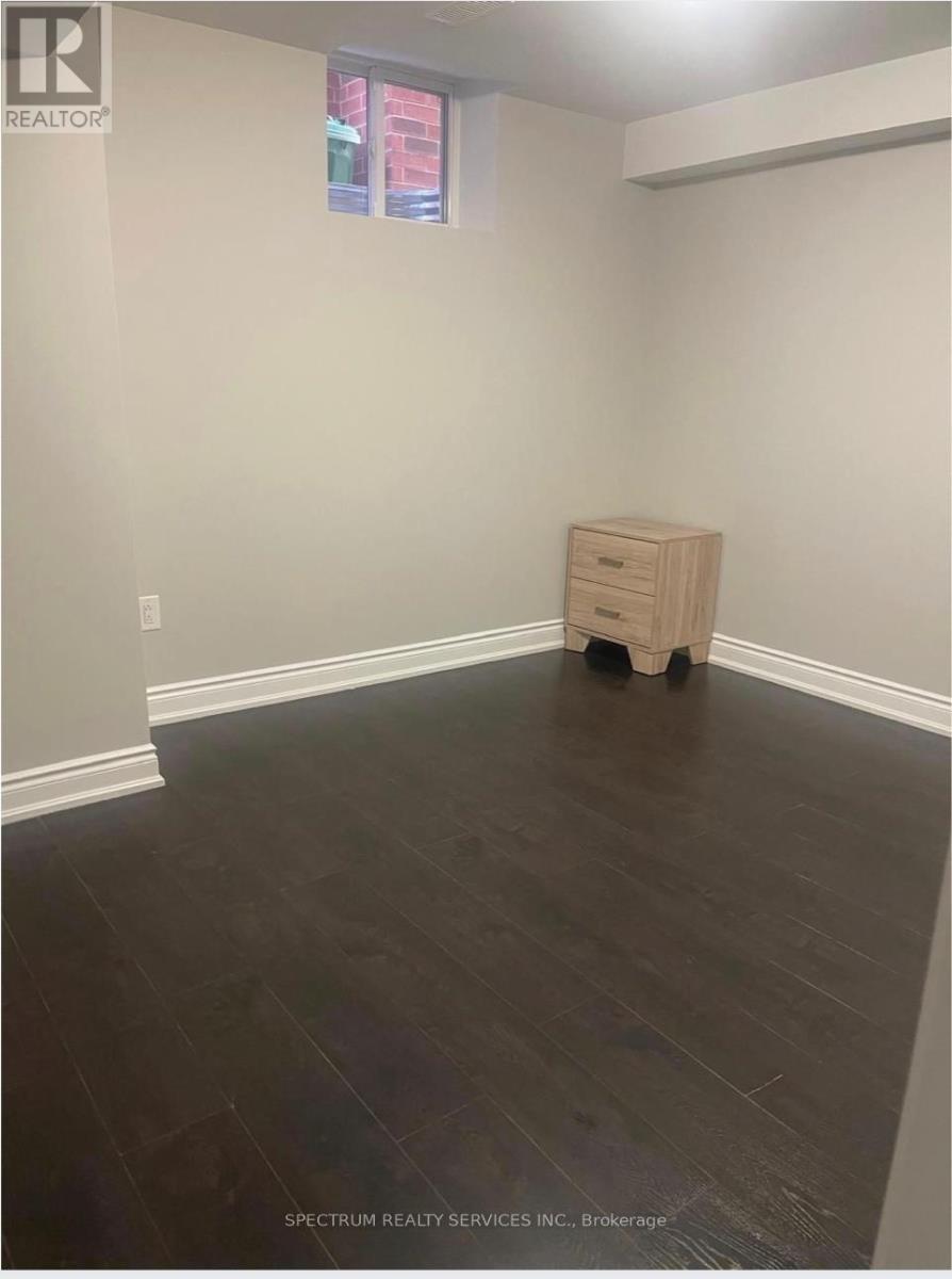 Bsmt - 5 Rathmore Street, Brampton, Ontario  L6P 2A8 - Photo 11 - W12896568