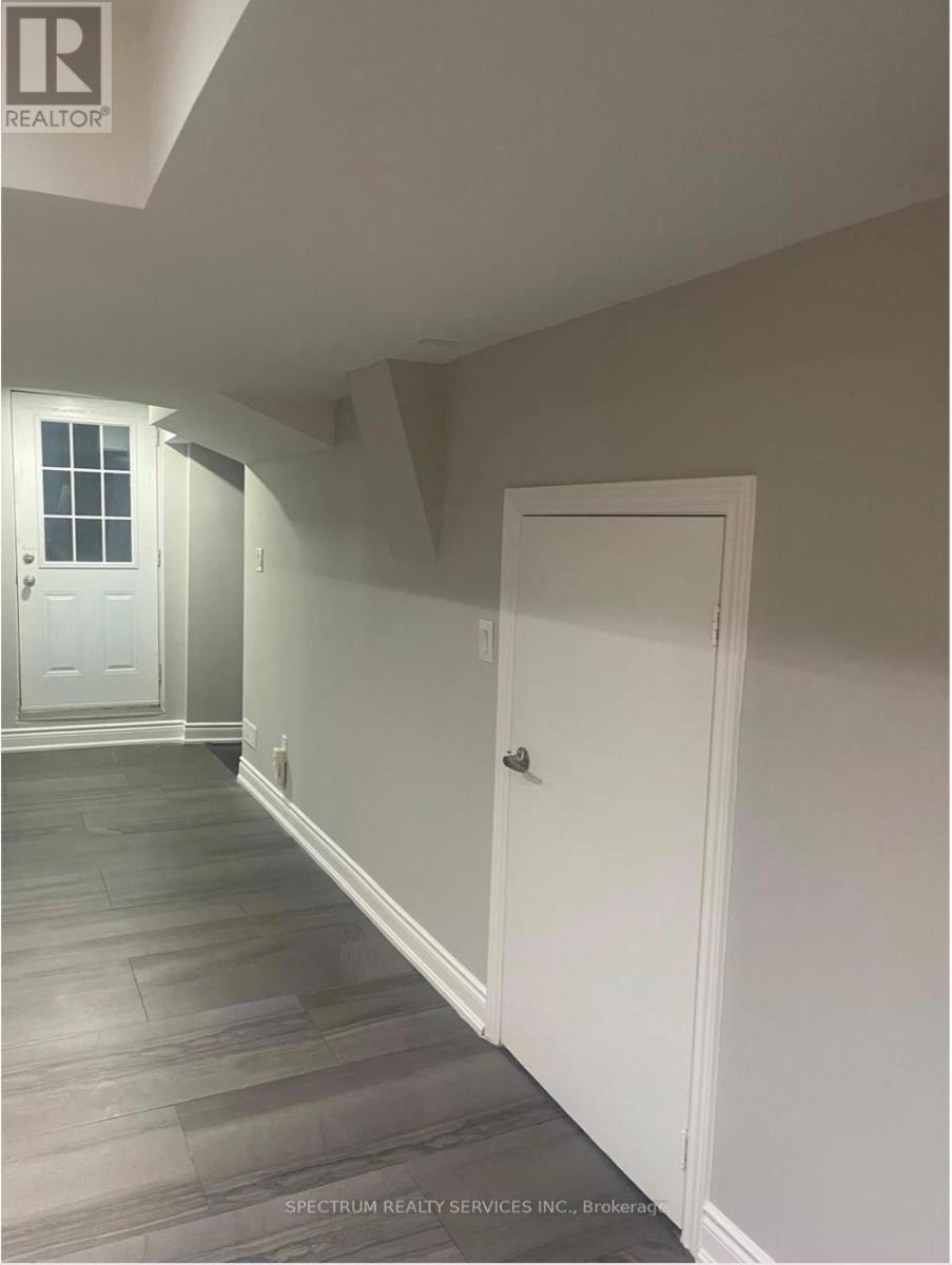 Bsmt - 5 Rathmore Street, Brampton, Ontario  L6P 2A8 - Photo 13 - W12896568