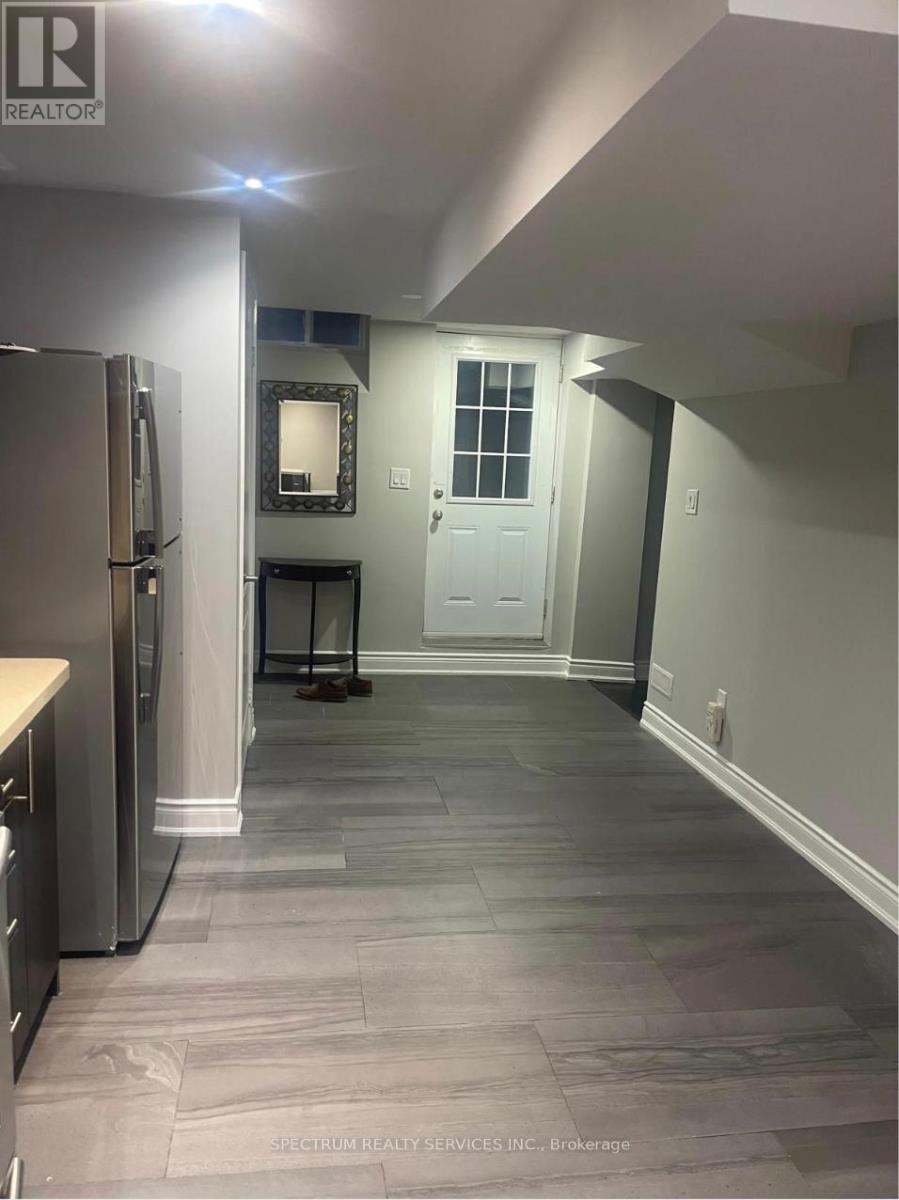 Bsmt - 5 Rathmore Street, Brampton, Ontario  L6P 2A8 - Photo 2 - W12896568