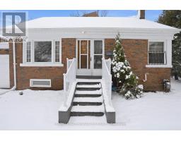11 INNISDALE DRIVE, Toronto, Ontario