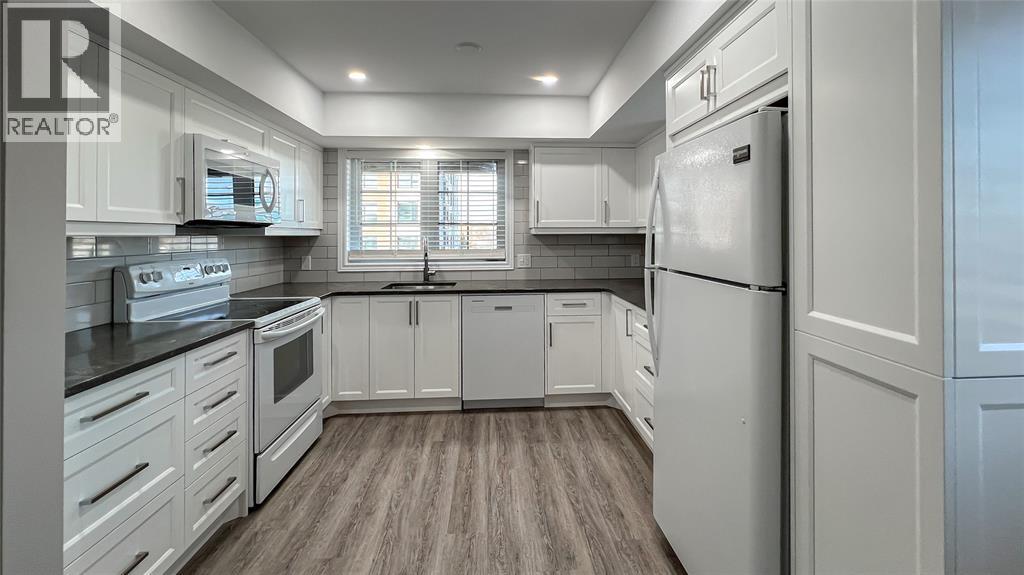 1520 Venetian Boulevard Unit# M-212, Point Edward photo 10