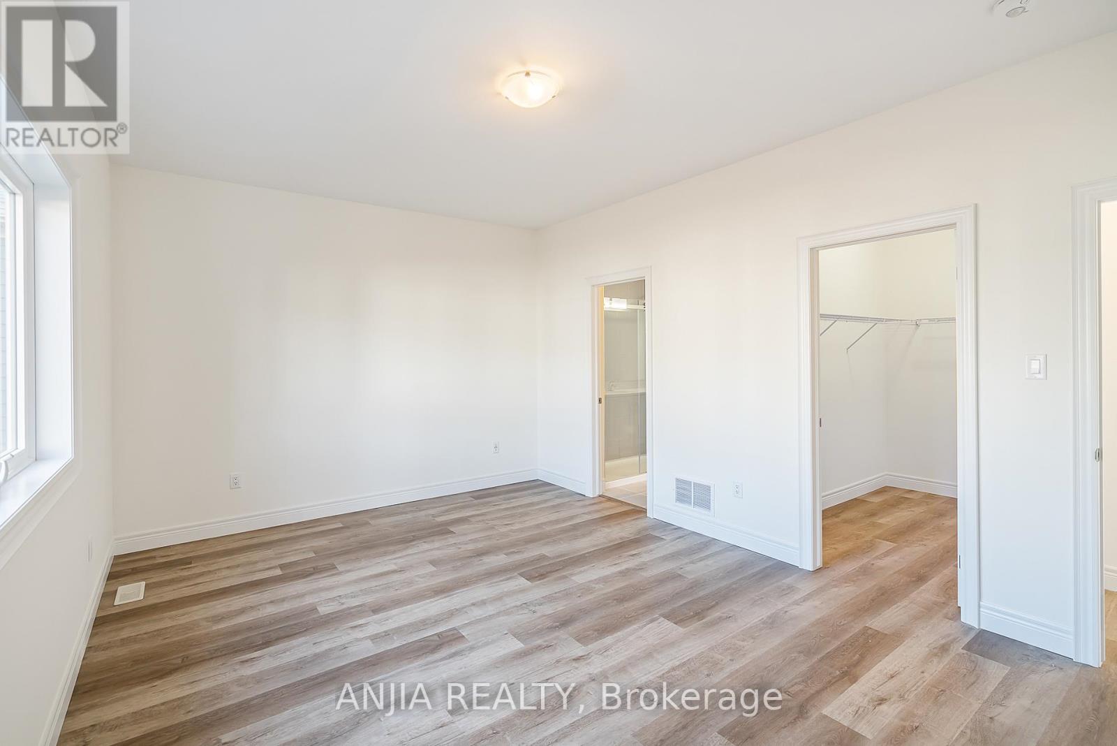 54 Beach Walk Crescent, Fort Erie, Ontario  L0S 1N0 - Photo 17 - X12896408