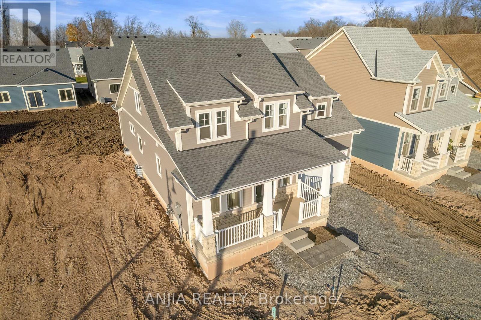 54 Beach Walk Crescent, Fort Erie, Ontario  L0S 1N0 - Photo 35 - X12896408