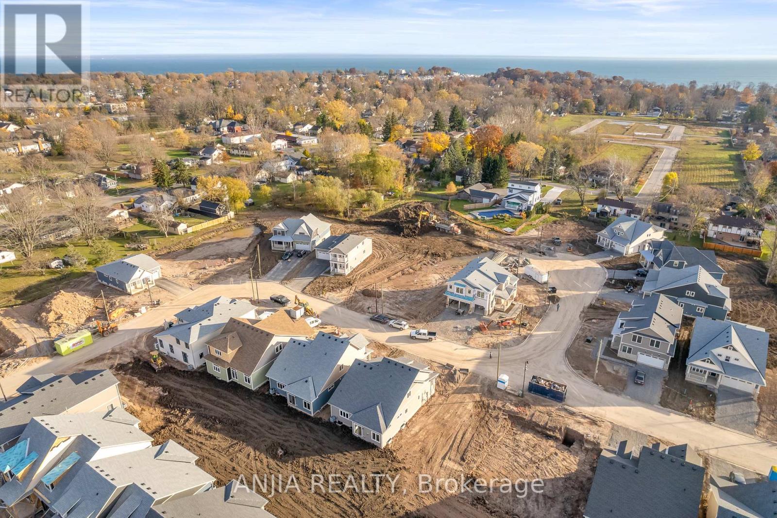 54 Beach Walk Crescent, Fort Erie, Ontario  L0S 1N0 - Photo 38 - X12896408