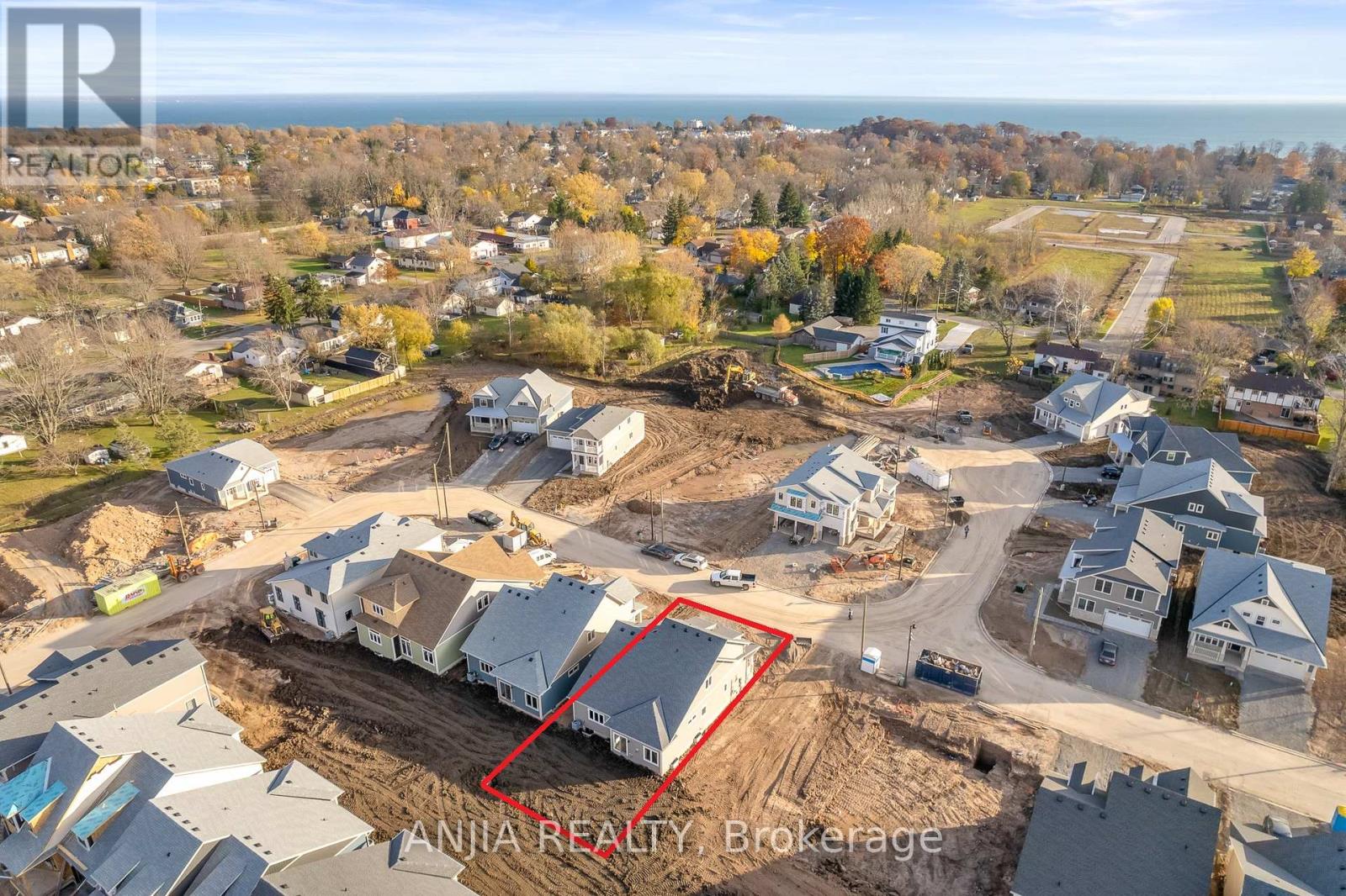 54 Beach Walk Crescent, Fort Erie, Ontario  L0S 1N0 - Photo 39 - X12896408